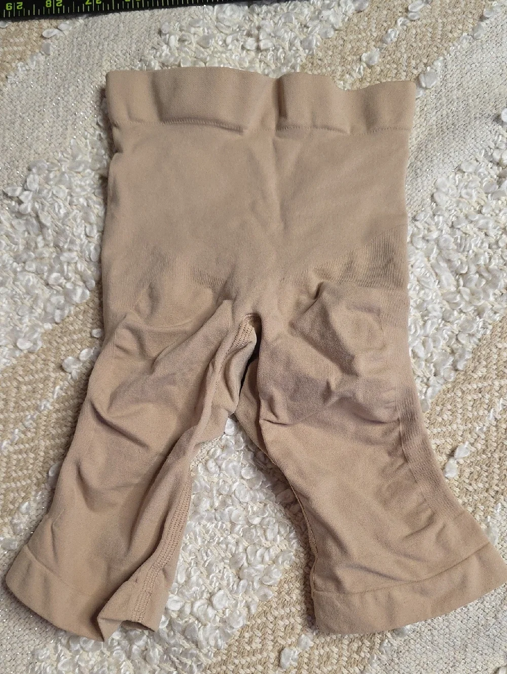 SKIMS NWOT Mid Thigh Beige Biker Short size S/M With Booty Lift